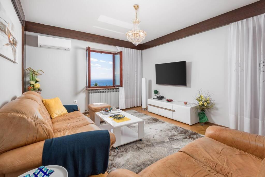 Deluxe Apartment Ana 100 M From The Beach Опатія Екстер'єр фото