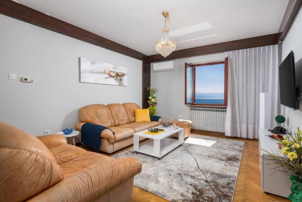 Deluxe Apartment Ana 100 M From The Beach Опатія Екстер'єр фото