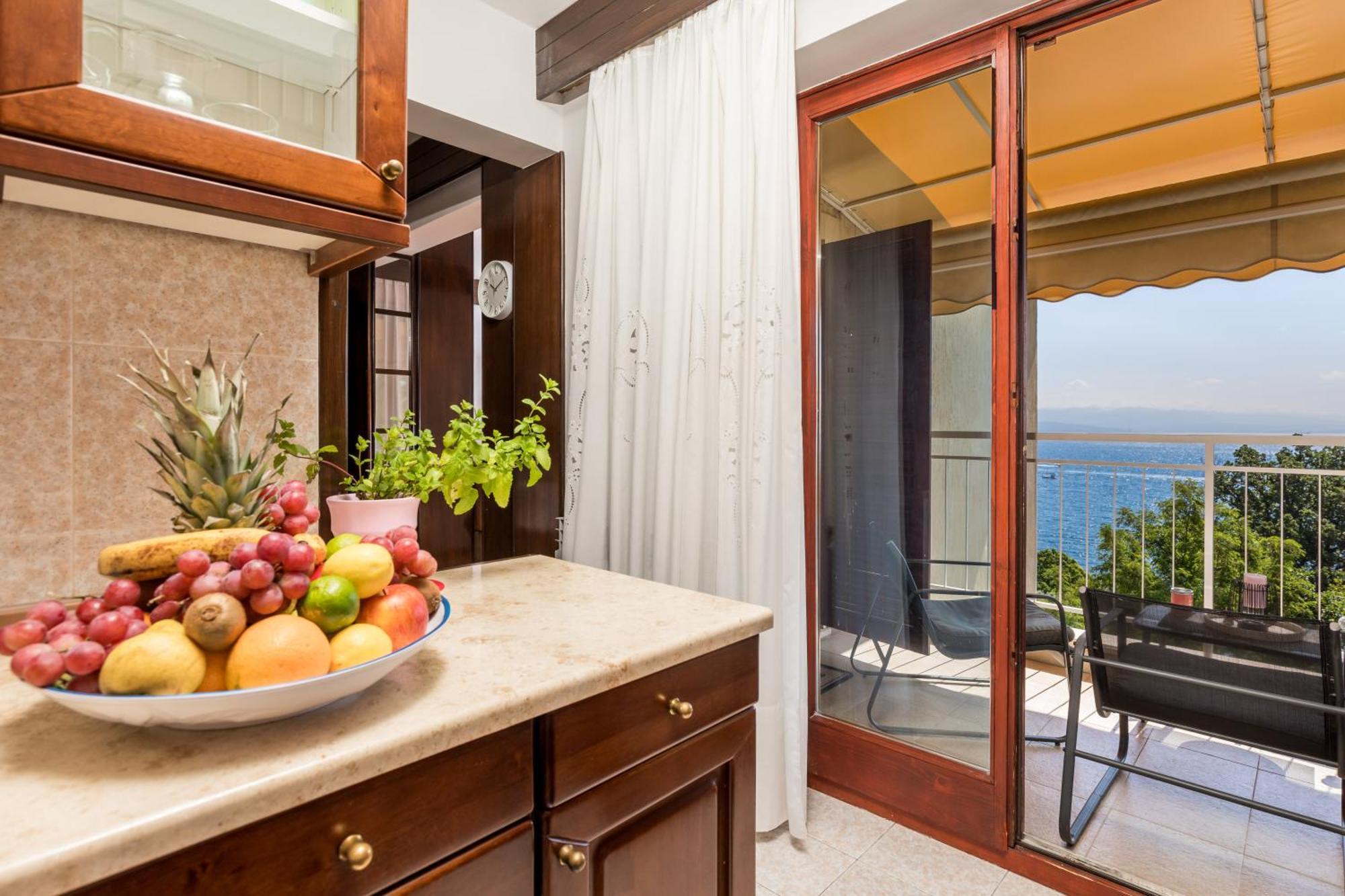 Deluxe Apartment Ana 100 M From The Beach Опатія Екстер'єр фото