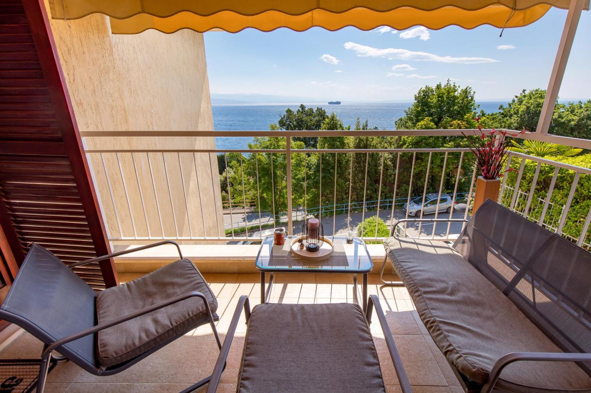 Deluxe Apartment Ana 100 M From The Beach Опатія Екстер'єр фото